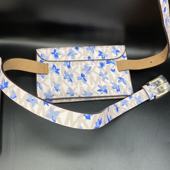 24HR DROP ⬇️ Michael Kors Floral Logo Belt Bag (choice of 1) - Picture 2 of 13
